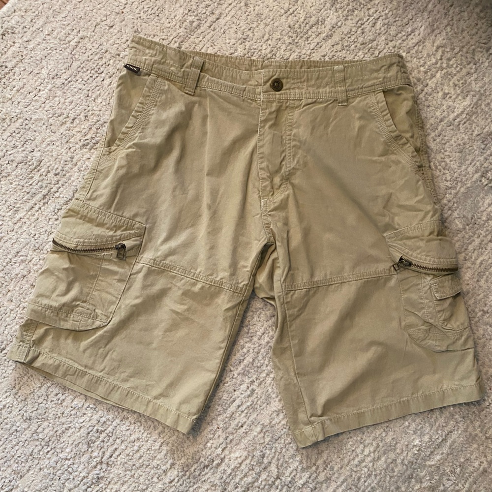 Kuhl Men's Cargo Shorts in Khaki (vintage patinadye)